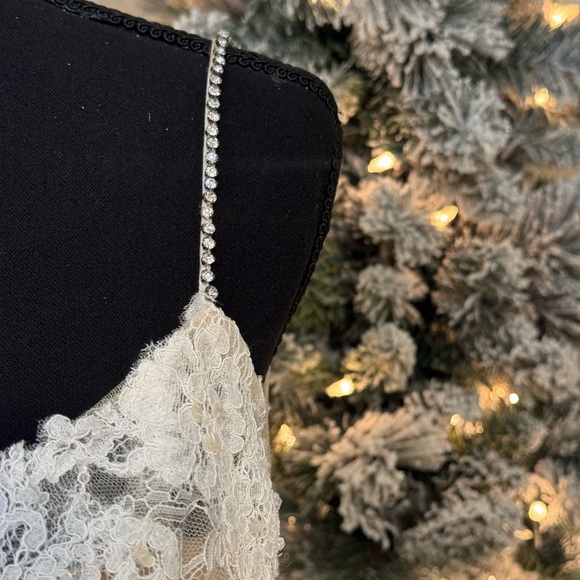 Blue By Enzoani Mermaid Style Ivory Wedding Dress - NEW Size 4 - Retails $4800 - Picture 5 of 16